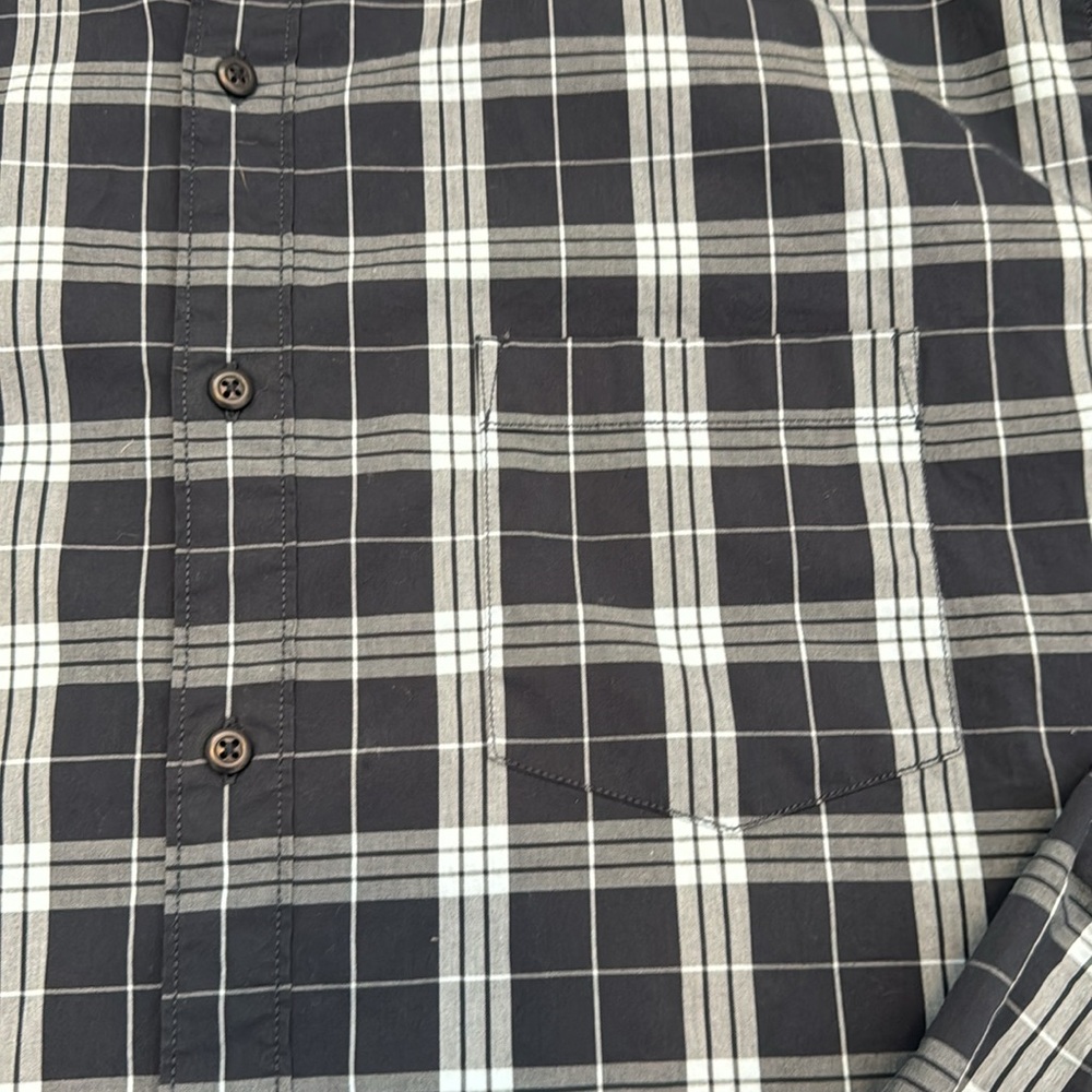 Men’s blue checked button down - Picture 5 of 8